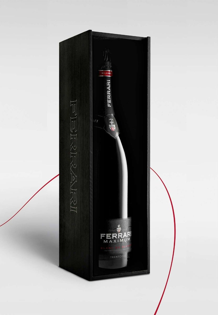 https://www.enotecalunelli.com/media/catalog/product/f/e/ferrari-maximum-blancdeblancs-cassetta-legno-open-3-jeroboam__02.jpg