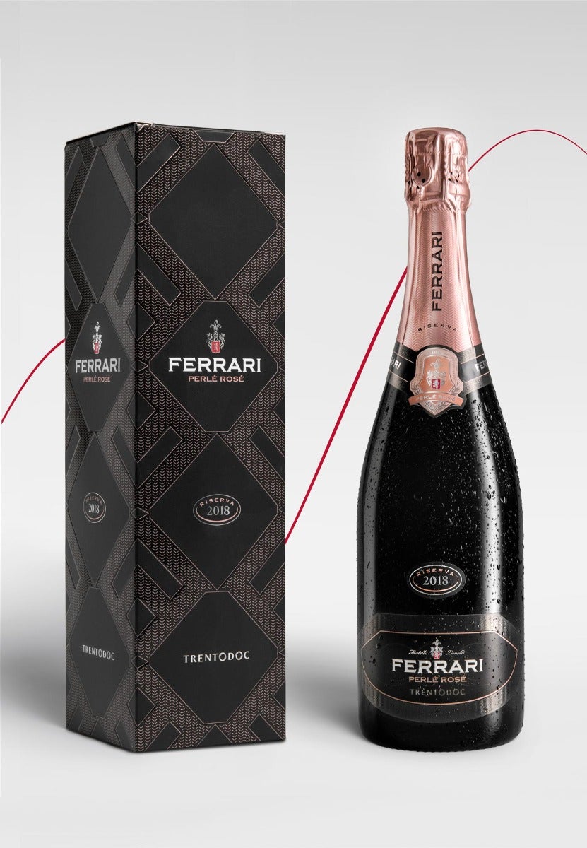 https://www.enotecalunelli.com/media/catalog/product/f/e/ferrari-perle-rose-0.75-2018_astuccio__03.jpg