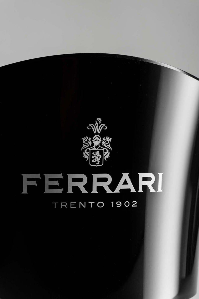 https://www.enotecalunelli.com/media/catalog/product/f/e/ferrari-trento-bowl-vela-nero_dettaglio-01.jpg