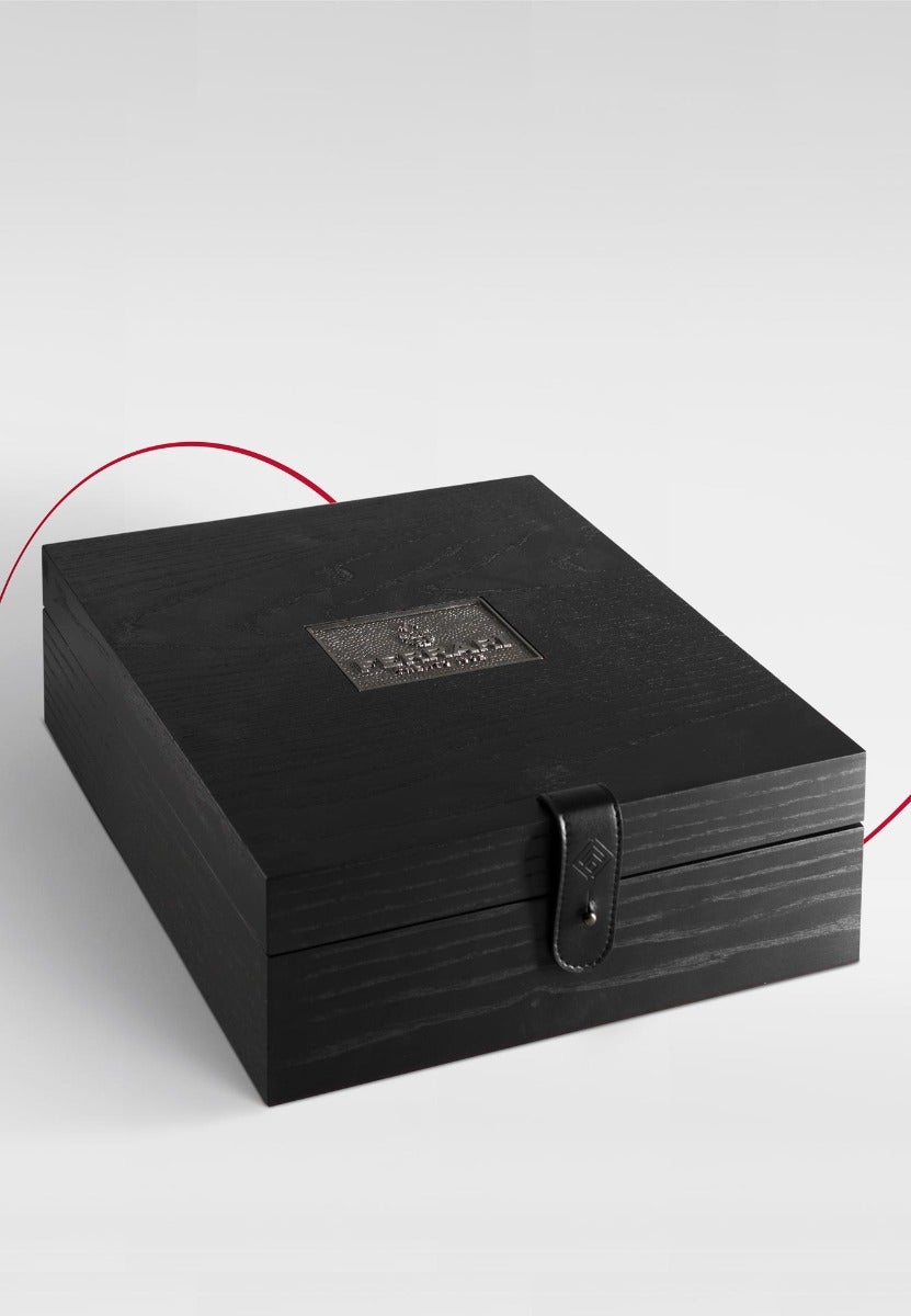 https://www.enotecalunelli.com/media/catalog/product/f/e/ferrari_perle_x3bottiglie_perle_rose_nero_2004_chiuso_01.jpg