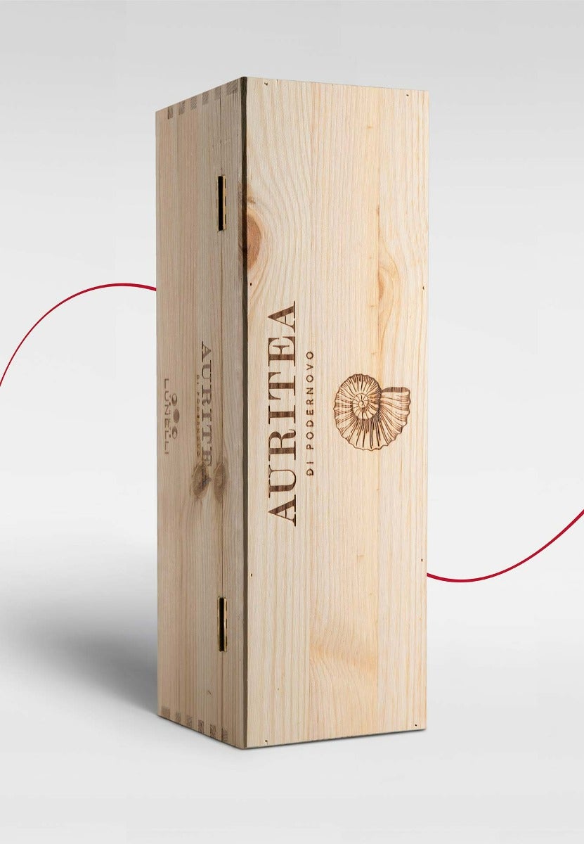 https://www.enotecalunelli.com/media/catalog/product/t/e/tenuta-podernovo-auritea-1.5-cassetta-legno__01_2.jpg